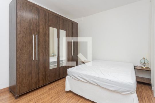 Quarto 1 de casa à venda com 4 quartos, 200m² em Jardim Satelite, São Paulo