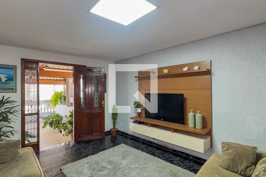 Casa para alugar com 2 quartos, 54m² em Jardim Sandra, São Paulo