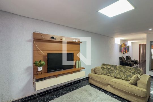 Casa para alugar com 2 quartos, 54m² em Jardim Sandra, São Paulo