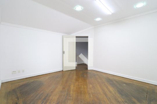 Quarto 1 de casa para alugar com 6 quartos, 600m² em Lapa, São Paulo
