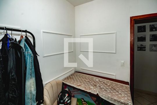 Apartamento à venda com 3 quartos, 62m² em Heliópolis, Belo Horizonte