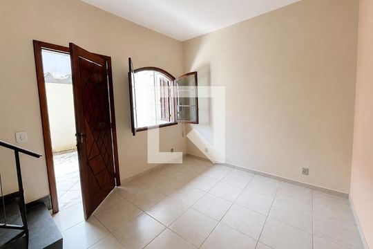 Sala de casa de condomínio à venda com 3 quartos, 210m² em Campinho, Rio de Janeiro