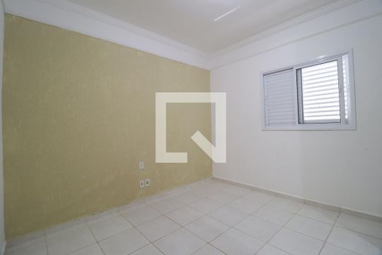 Quarto 2 de apartamento para alugar com 2 quartos, 58m² em Jardim Holanda, Uberlândia