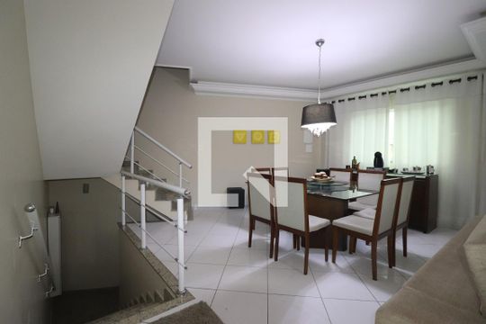 Sala de casa à venda com 3 quartos, 151m² em Parque das Nações, Santo André