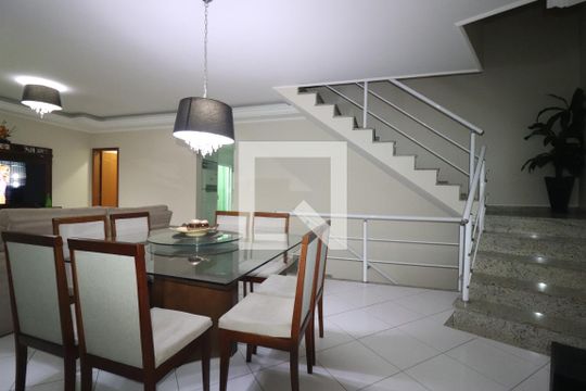 Sala de casa à venda com 3 quartos, 151m² em Parque das Nações, Santo André