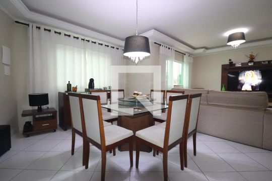 Sala de casa à venda com 3 quartos, 151m² em Parque das Nações, Santo André