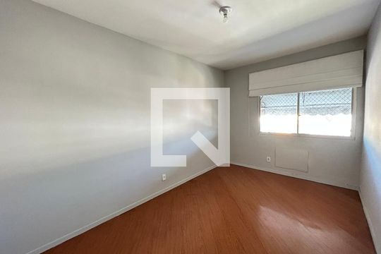Quarto 1 de apartamento à venda com 2 quartos, 72m² em Vila Valqueire, Rio de Janeiro