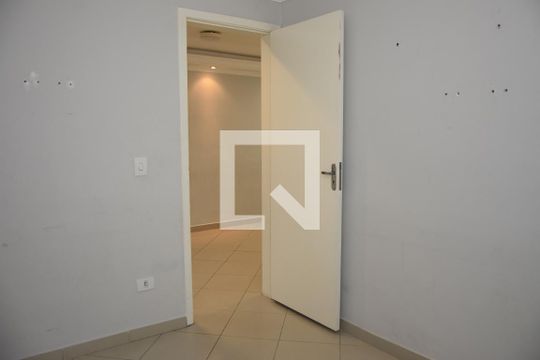 Quarto 1 de apartamento para alugar com 3 quartos, 90m² em Chacara Santa Maria, Embu das Artes