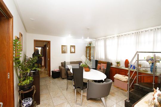 Apartamento à venda com 4 quartos, 218m² em Grajaú, Belo Horizonte