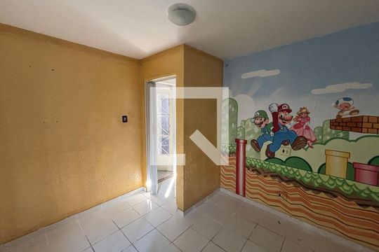 Quarto 2 de casa para alugar com 2 quartos, 130m² em Vila Robertina, São Paulo