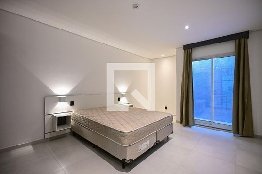 Sala/Quarto de kitnet/studio para alugar com 1 quarto, 32m² em Lapa de Baixo, São Paulo