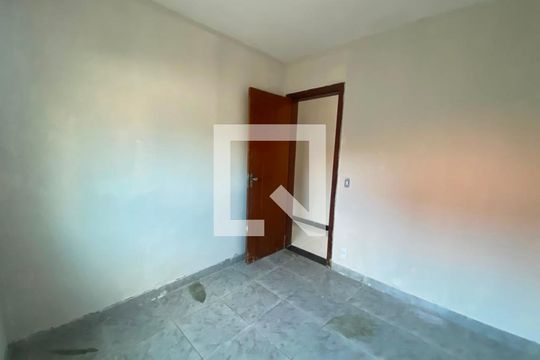 Quarto de casa para alugar com 3 quartos, 120m² em Tres Barras, Contagem