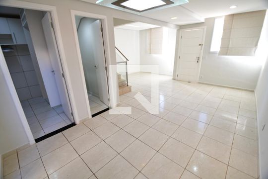 Sala de casa de condomínio à venda com 3 quartos, 101m² em Fazenda Santa Cândida, Campinas
