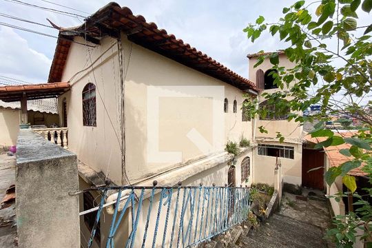 Casa para alugar com 5 quartos, 200m² em Eldorado, Contagem