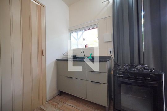 Sala - Cozinha de casa para alugar com 1 quarto, 55m² em Rio Tavares, Florianópolis