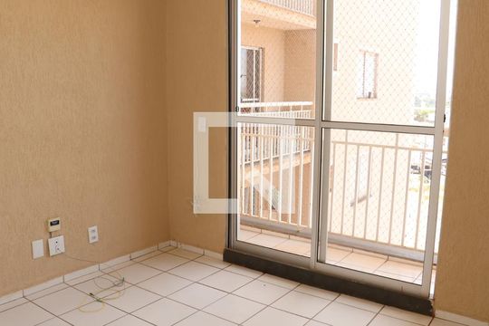 Apartamento à venda com 3 quartos, 75m² em Setor Goiânia 2, Goiânia