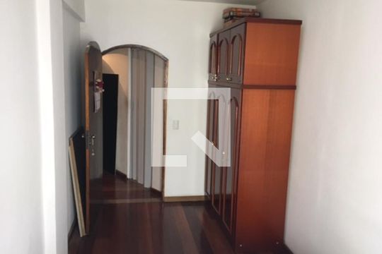 Quarto de casa à venda com 5 quartos, 200m² em Jardim Imperial, São Paulo