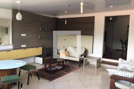 Sala de casa à venda com 5 quartos, 200m² em Jardim Imperial, São Paulo