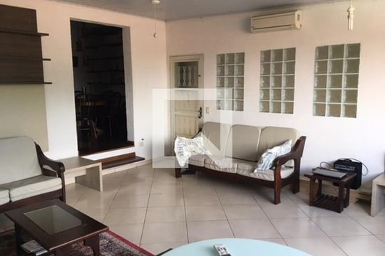 Sala de casa à venda com 5 quartos, 200m² em Jardim Imperial, São Paulo
