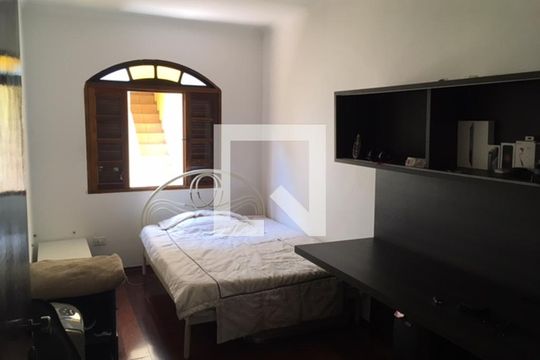 Quarto de casa à venda com 5 quartos, 200m² em Jardim Imperial, São Paulo