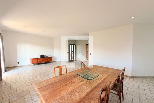 Sala de casa de condomínio à venda com 5 quartos, 660m² em Jardim Novo Mundo, Jundiaí