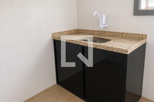 Casa à venda com 2 quartos, 79m² em São Domingos, Niterói