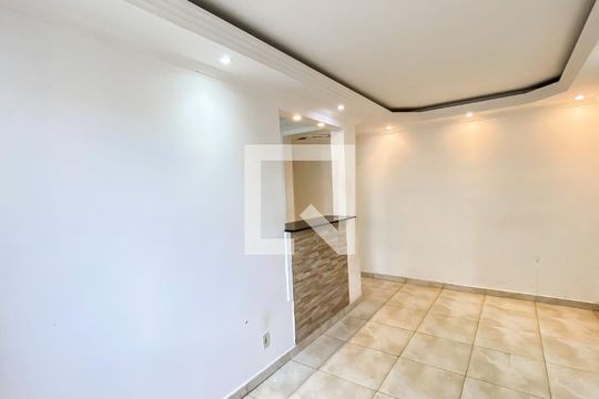 Sala  de apartamento à venda com 2 quartos, 68m² em Jardim Santa Teresinha, São Paulo