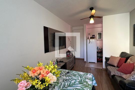 Sala de apartamento para alugar com 3 quartos, 61m² em Vargem Grande, Rio de Janeiro