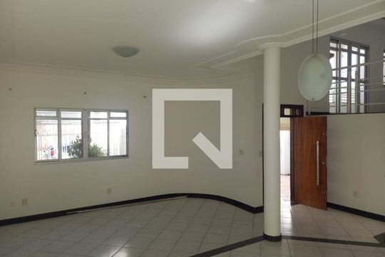 Sala de casa para alugar com 4 quartos, 239m² em Morada da Colina, Uberlândia