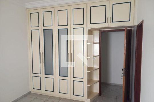 Quarto 2 de casa para alugar com 4 quartos, 239m² em Morada da Colina, Uberlândia