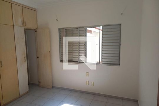 Quarto 2 de casa para alugar com 4 quartos, 239m² em Morada da Colina, Uberlândia