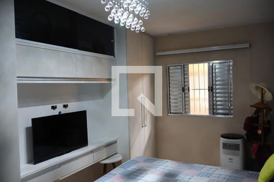 Quarto 01 de casa à venda com 2 quartos, 158m² em Vila Itapoan, Guarulhos
