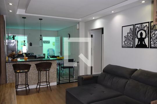 Sala  de casa à venda com 2 quartos, 158m² em Vila Itapoan, Guarulhos