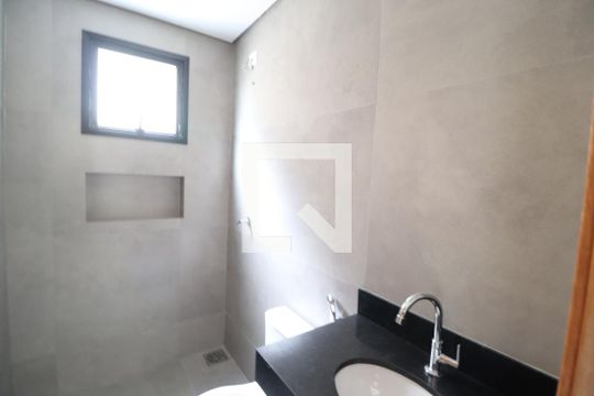 Banheiro Social de apartamento para alugar com 2 quartos, 63m² em Daniel Fonseca, Uberlândia