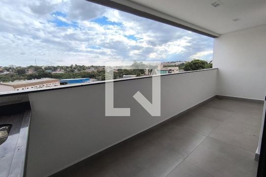 Sacada de apartamento para alugar com 2 quartos, 68m² em Daniel Fonseca, Uberlândia