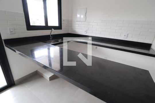 Sala/Cozinha de apartamento para alugar com 2 quartos, 63m² em Daniel Fonseca, Uberlândia