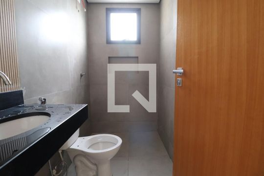 Banheiro Social de apartamento para alugar com 2 quartos, 68m² em Daniel Fonseca, Uberlândia