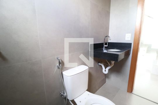 Banheiro Social de apartamento para alugar com 4 quartos, 185m² em Daniel Fonseca, Uberlândia