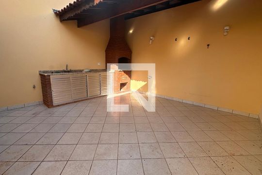 Casa à venda com 3 quartos, 124m² em Jardim Monte Azul, São Paulo
