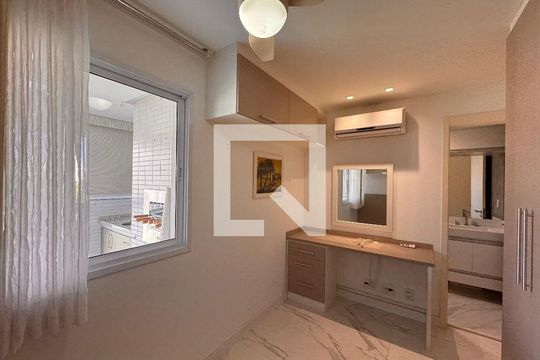 Suíte de apartamento para alugar com 2 quartos, 82m² em Barra da Tijuca, Rio de Janeiro