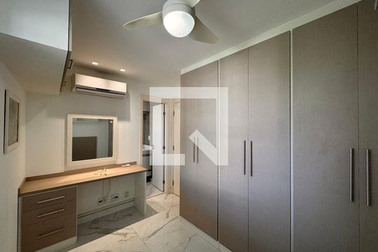Suíte de apartamento para alugar com 2 quartos, 82m² em Barra da Tijuca, Rio de Janeiro