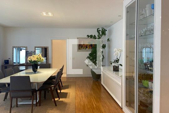 Sala de casa à venda com 4 quartos, 600m² em Umuarama, Osasco
