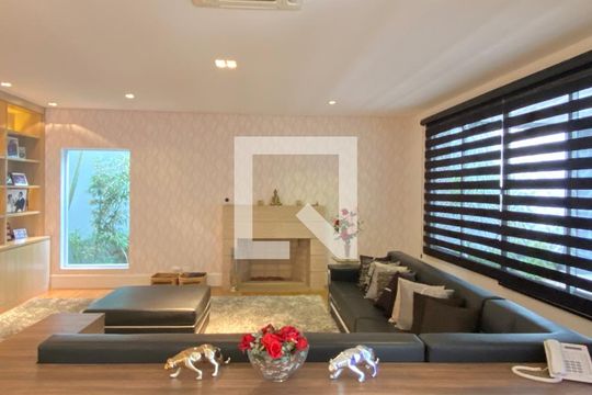 Sala de casa à venda com 4 quartos, 600m² em Umuarama, Osasco
