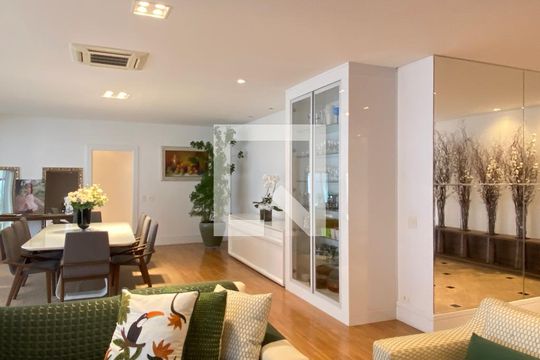Sala de casa à venda com 4 quartos, 600m² em Umuarama, Osasco