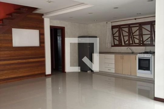 Cozinha de casa para alugar com 2 quartos, 80m² em Moenda, Florianópolis