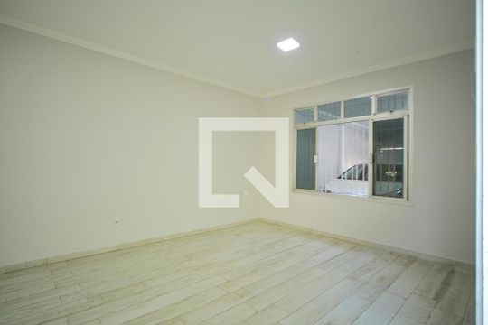Sala de estar  de casa à venda com 5 quartos, 236m² em Cidade Miramar, São Bernardo do Campo