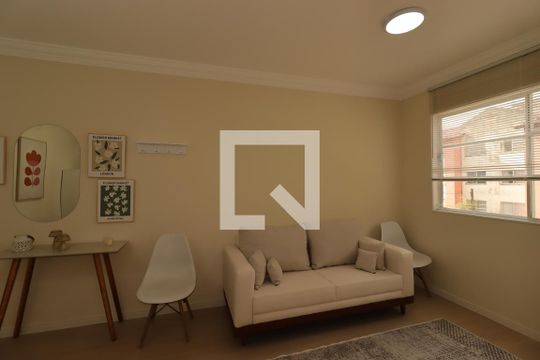 Sala de apartamento à venda com 2 quartos, 54m² em Jardim Santo André, Santo André