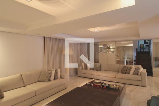 Sala de Estar de casa para alugar com 4 quartos, 600m² em São Luiz, Belo Horizonte