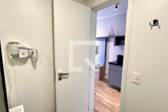 Banheiro de kitnet/studio para alugar com 1 quarto, 29m² em Macedo, Guarulhos