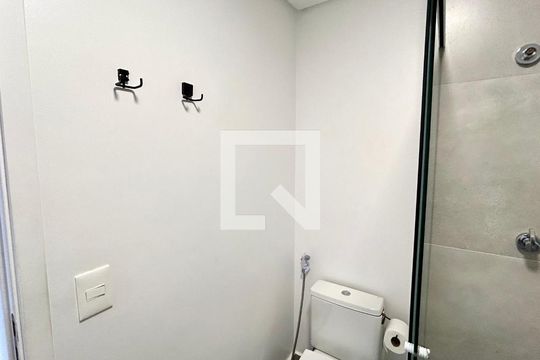 Banheiro de kitnet/studio para alugar com 1 quarto, 29m² em Macedo, Guarulhos